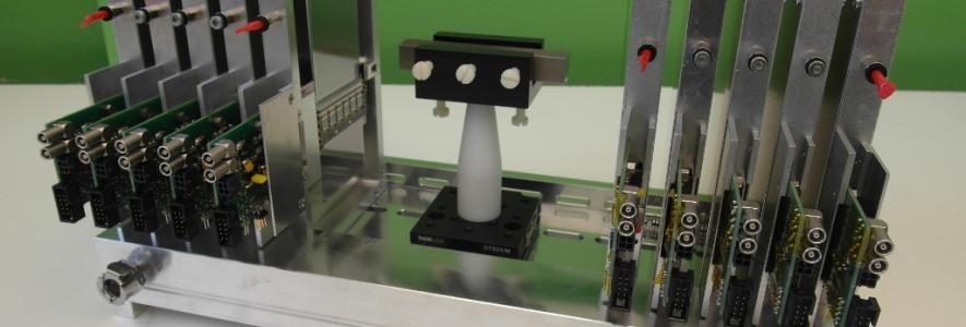 Muon scattering tomography apparatus with sample Muon scattering tomography apparatus with sample